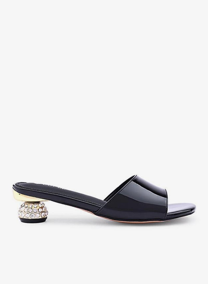 Cuple Elegant heel slippers designed for a chic look. - Image 2