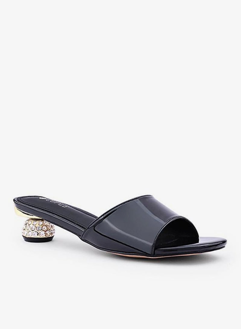 Cuple Elegant heel slippers designed for a chic look. - Image 1