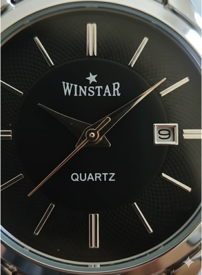 Winstar مجموعة ساعات يد تناظرية متطابقة، حزام من الفولاذ المقاوم للصدأ الفضي، حركة كوارتز، ونافذة تاريخ، ارتقِ بمجموعتك مع هذه المجموعة الأنيقة من الساعات المزدوجة - Image 3