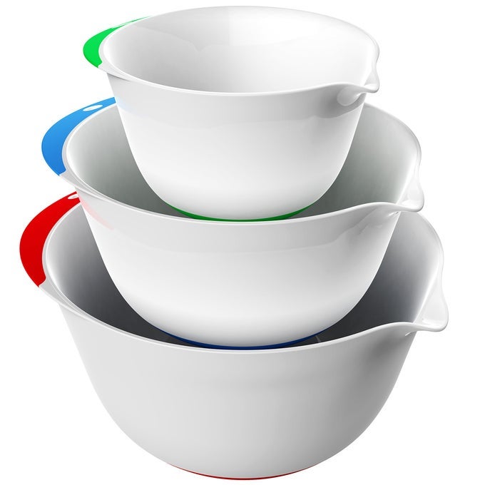 3 PIECE PLASTIC MIXING BOWL SET NESTING MIXING BOWLS WITH RUBBER GRIP HANDLES EASY POUR SPOUT AND NON SLIP BOTTOM THREE SIZES SMALL LARGE CAPACITY FOR KITCHEN BAKING OR SALAD WHITE MULTI