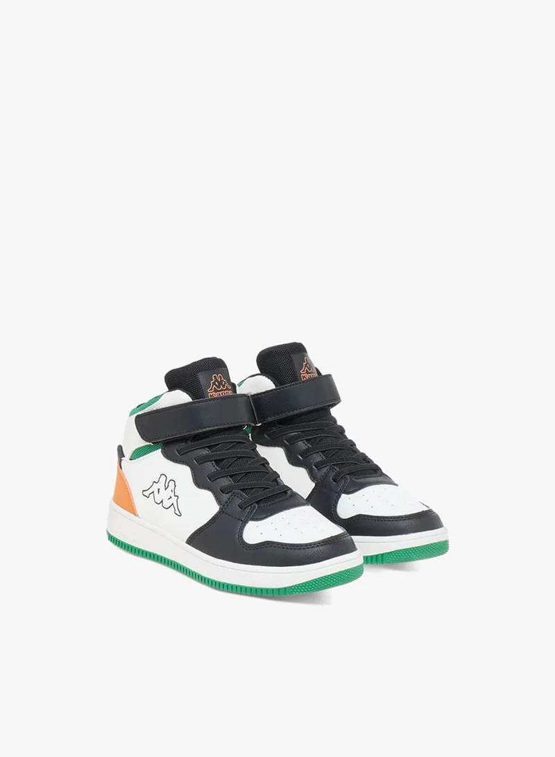 كابا حذاء رياضي للأولاد بتفاصيل شعار وإغلاق بشريط لاصق