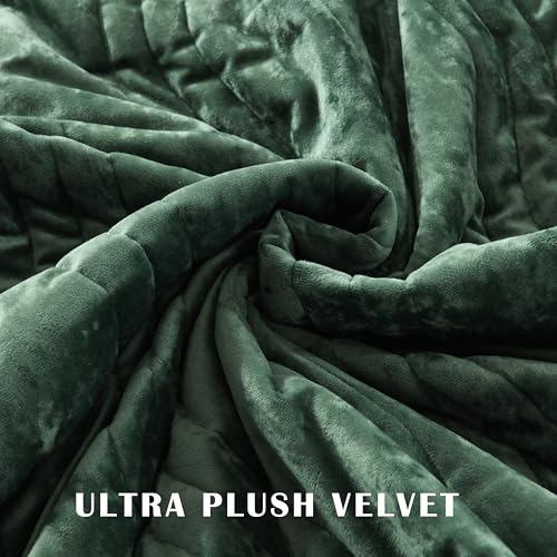 AJOCCI Velvet California King Size Quilt, Oversized California Comforter Set Emerald Green Bedding Set (118”*106”) with 2 Pillow Shams, Luxurious Quilt Set,All-Season 3 Pieces - Image 5