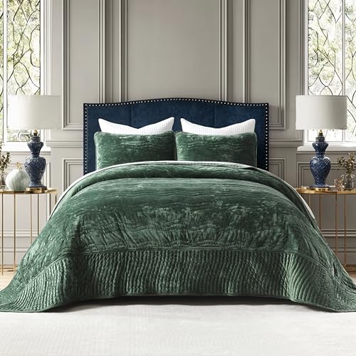 AJOCCI Velvet California King Size Quilt, Oversized California Comforter Set Emerald Green Bedding Set (118”*106”) with 2 Pillow Shams, Luxurious Quilt Set,All-Season 3 Pieces - Image 1