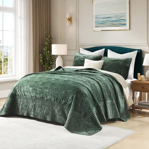 AJOCCI Velvet California King Size Quilt, Oversized California Comforter Set Emerald Green Bedding Set (118”*106”) with 2 Pillow Shams, Luxurious Quilt Set,All-Season 3 Pieces - Image 2