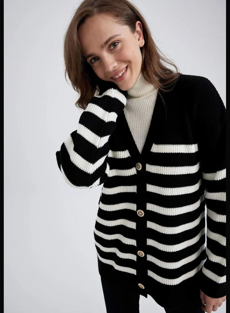 ديفاكتو Woman V Neck Long Sleeve Tricot Cardigan