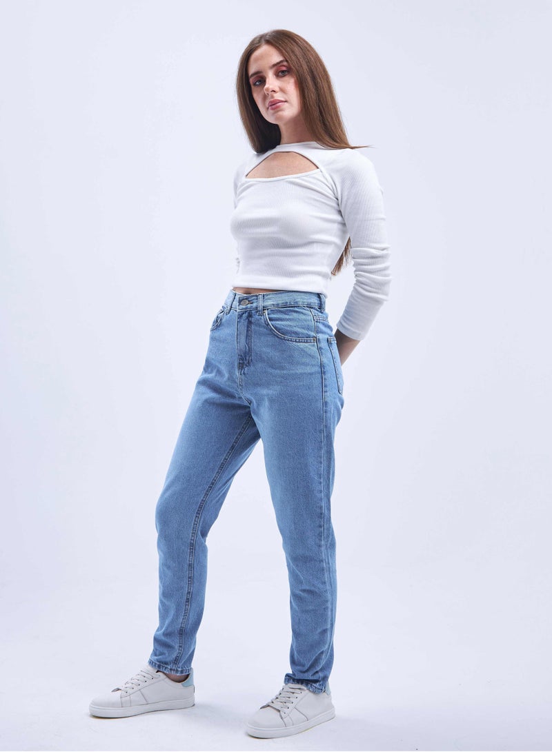 CIZARO High-Waist Light Washed Mom-Fit Jeans. - Image 3