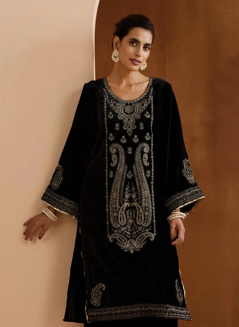 ISHIN Women's Black Velvet Embroidered Tunic Full Length Palazzo Straight Fit Kurta Set