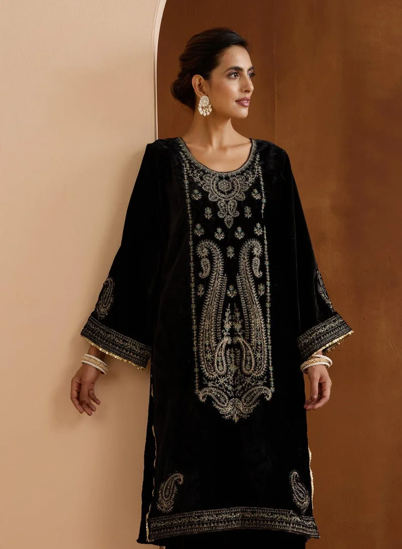 ISHIN Women's Black Velvet Embroidered Tunic Full Length Palazzo Straight Fit Kurta Set