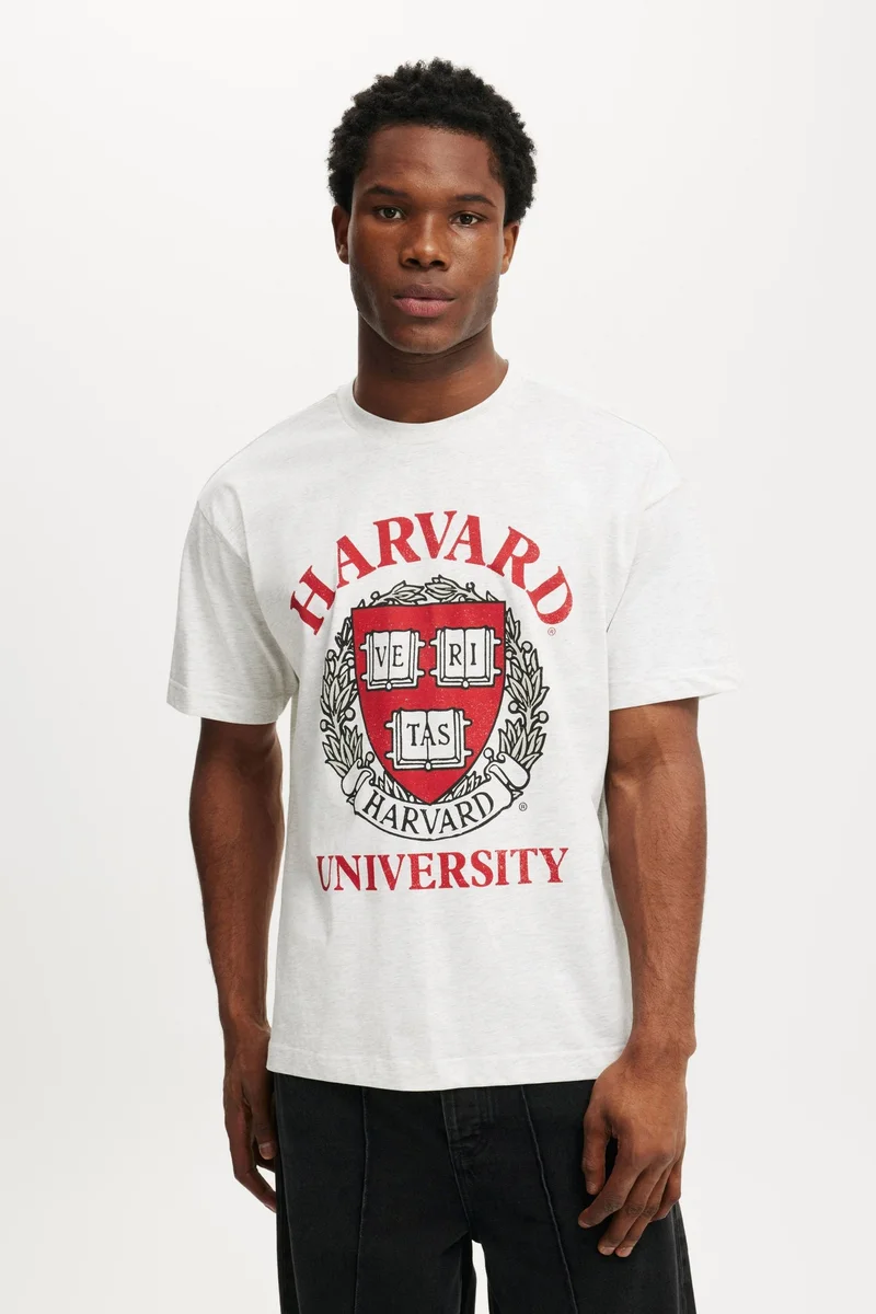 BOX FIT LICENSE T-SHIRT