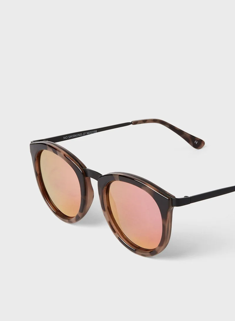 Le Specs No Smirking Round Sunglasses