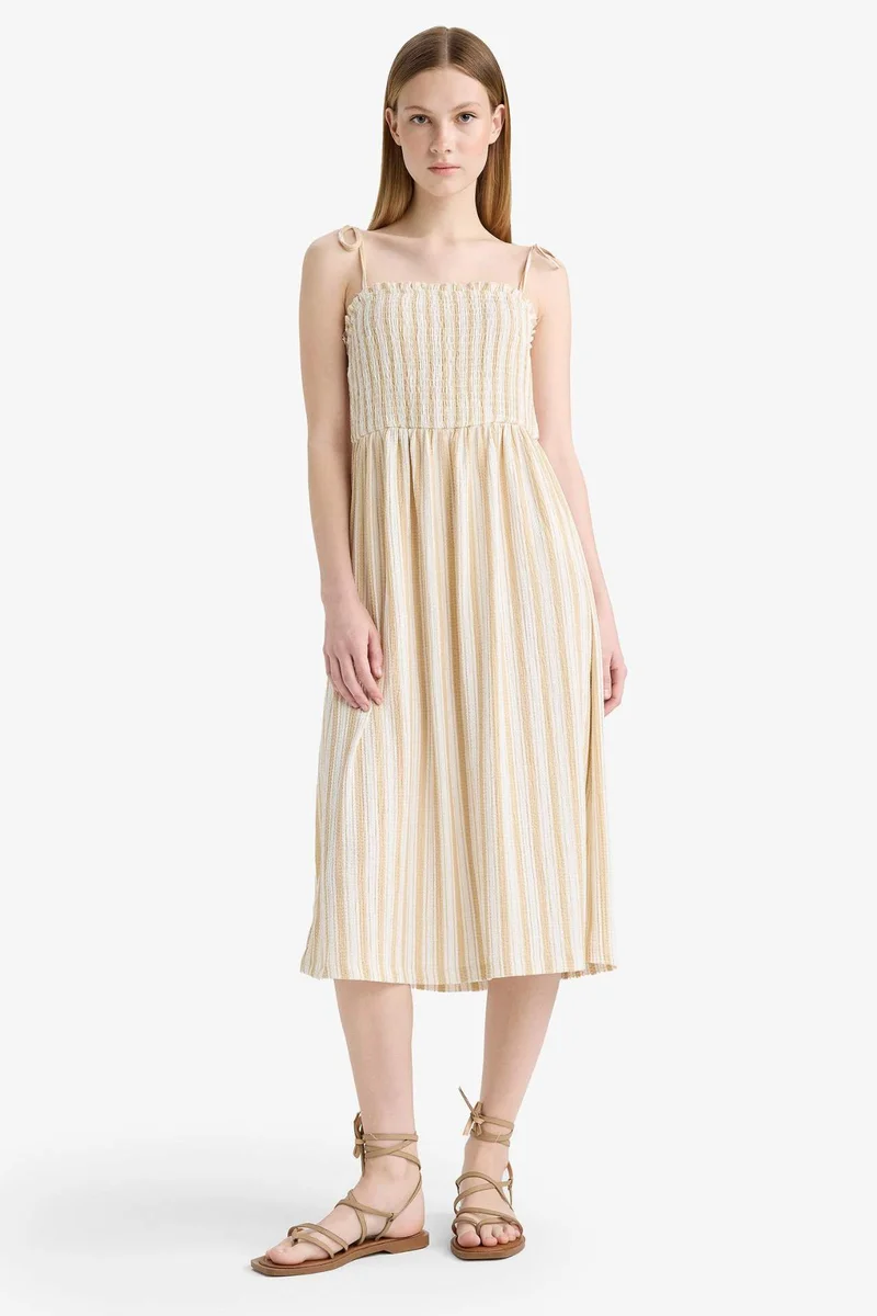 ديفاكتو Strappy Striped Midi Dress