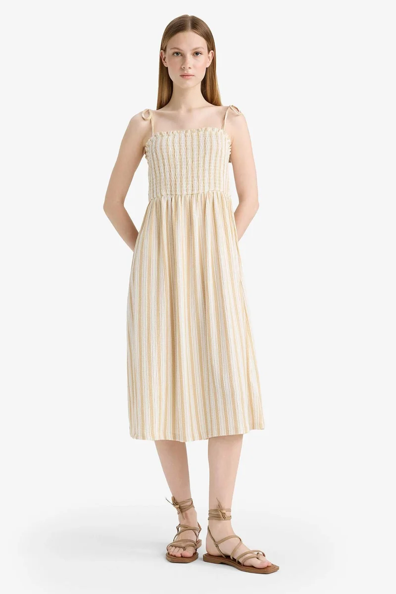 ديفاكتو Strappy Striped Midi Dress