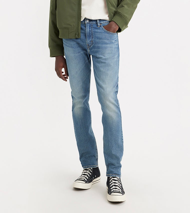 ليفايز جينز رجالي بقصة ضيقة مستقيمة