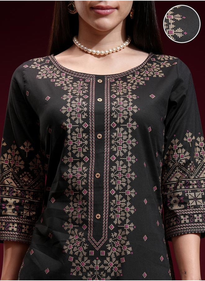 Vishudh Women Black & Golden Printed Straight Kurta by Styli  - Image 5