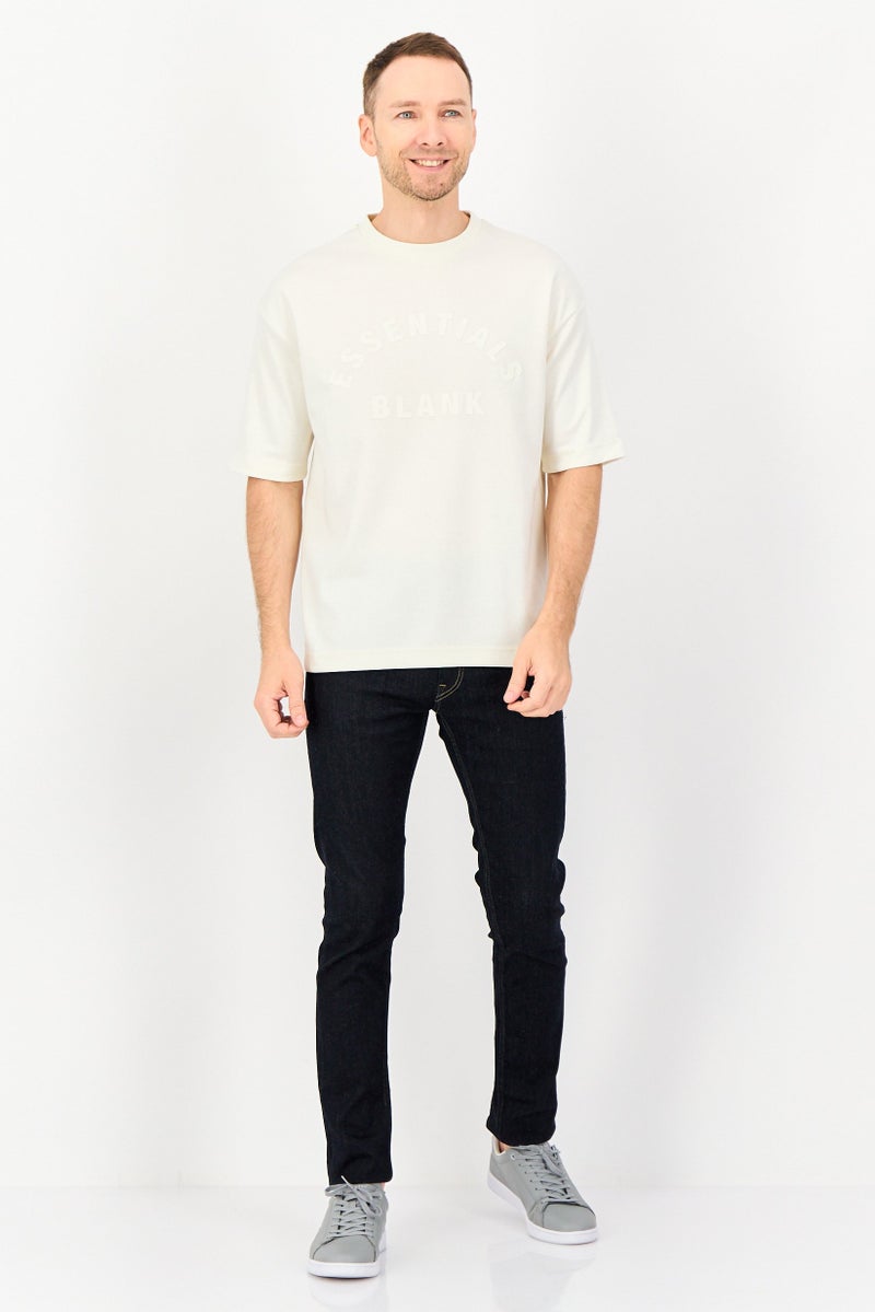 Blank Essentials تي شيرت رجالي بأكمام قصيرة وياقة دائرية بشعار العلامة التجارية، أبيض فاتح - Image 4