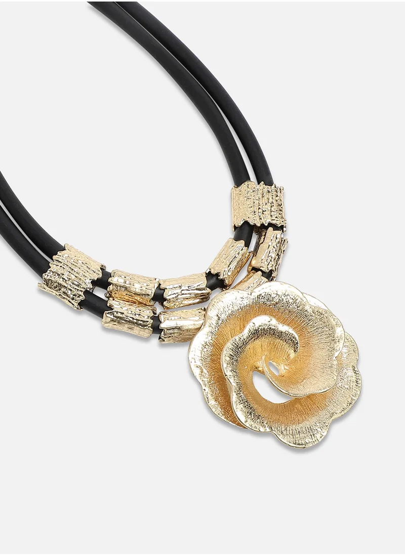 SOHI Luminous Rose Statement Necklace
