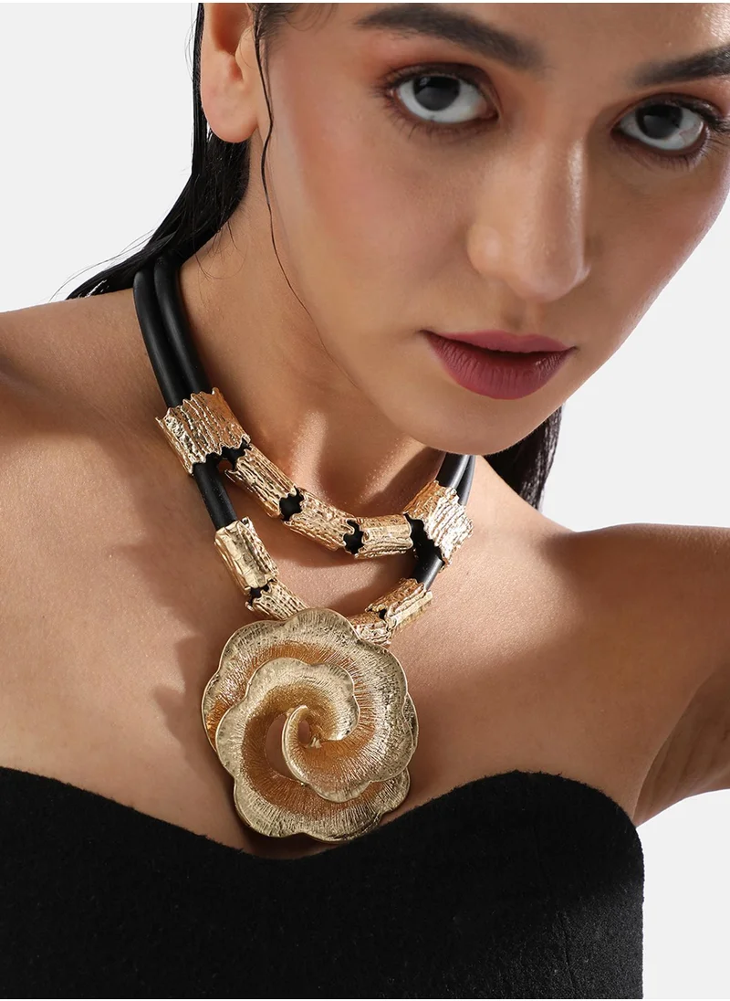 SOHI Luminous Rose Statement Necklace
