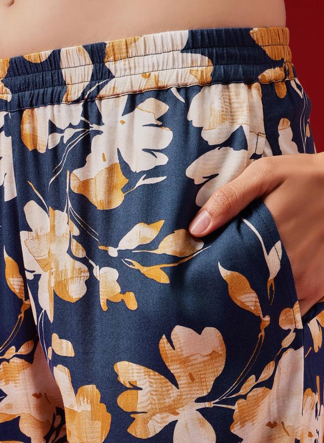 كلوفيا طقم قميص بأزرار وطبعة زهور وبنطال بيجاما - Image 5