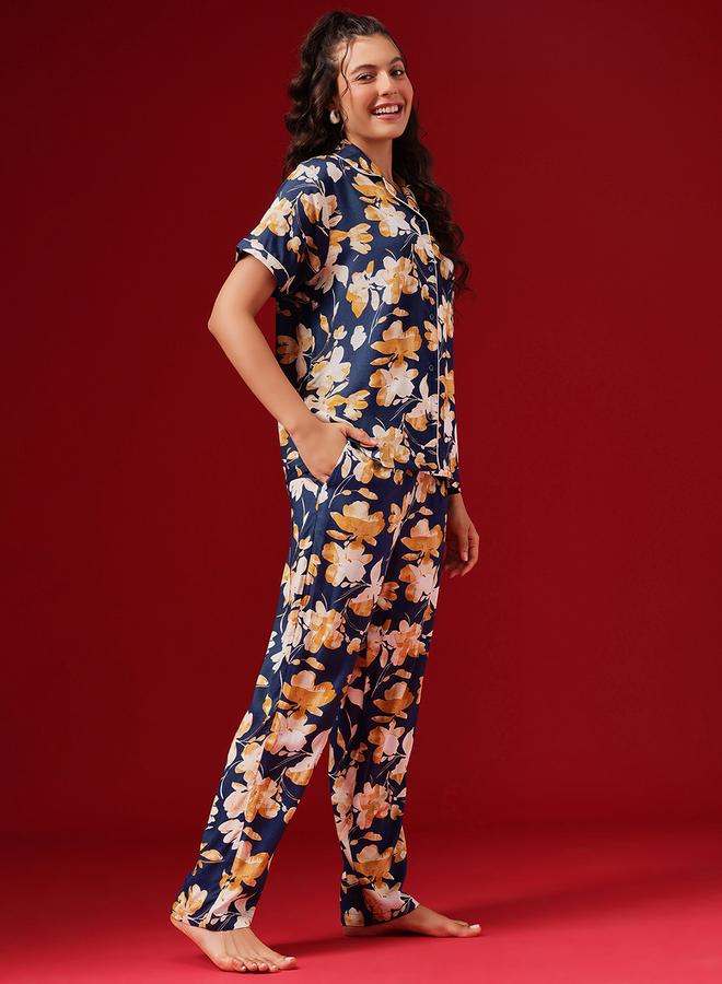 كلوفيا طقم قميص بأزرار وطبعة زهور وبنطال بيجاما - Image 2