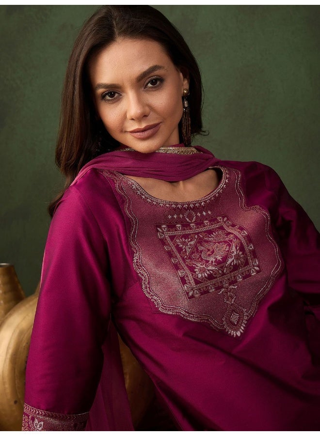 AKS Magenta Jacquard Kurta Set With Monochrome Dupatta  - Image 1