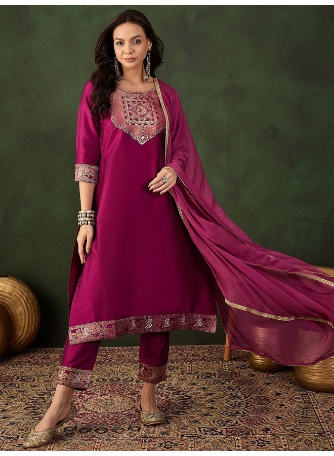 AKS Magenta Jacquard Kurta Set With Monochrome Dupatta  - Image 2