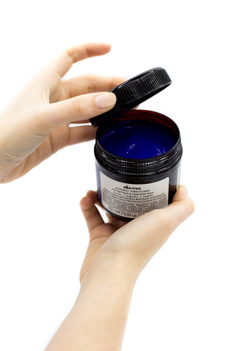 Davines Alchemic Conditioner Silver, 8.80 oz. - Image 2