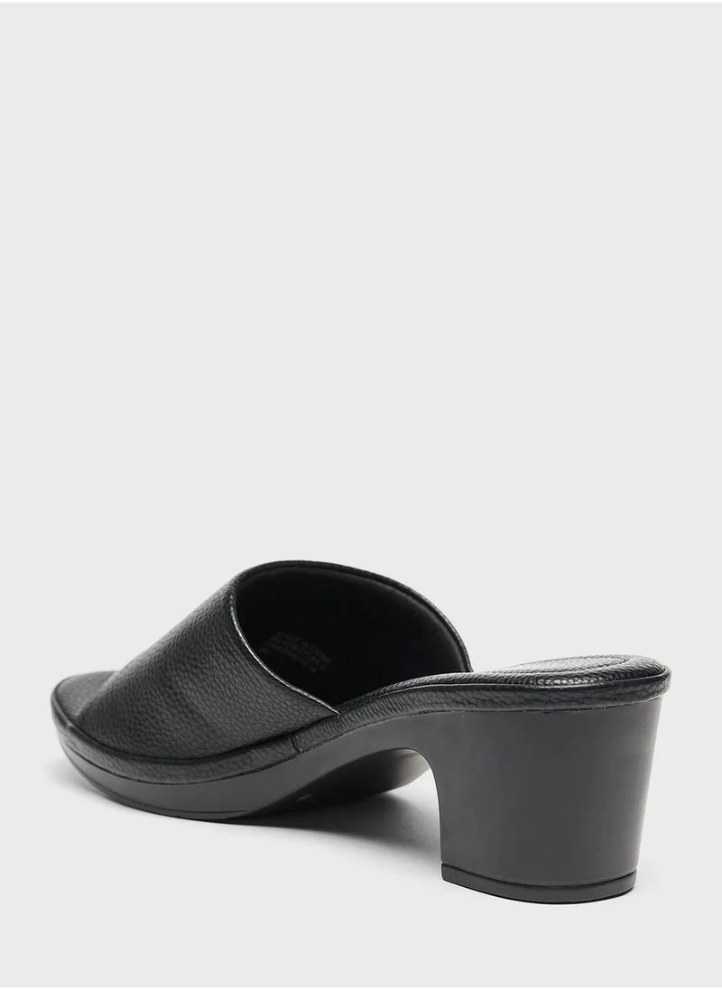 شو اكسبرس One Strap Sandals