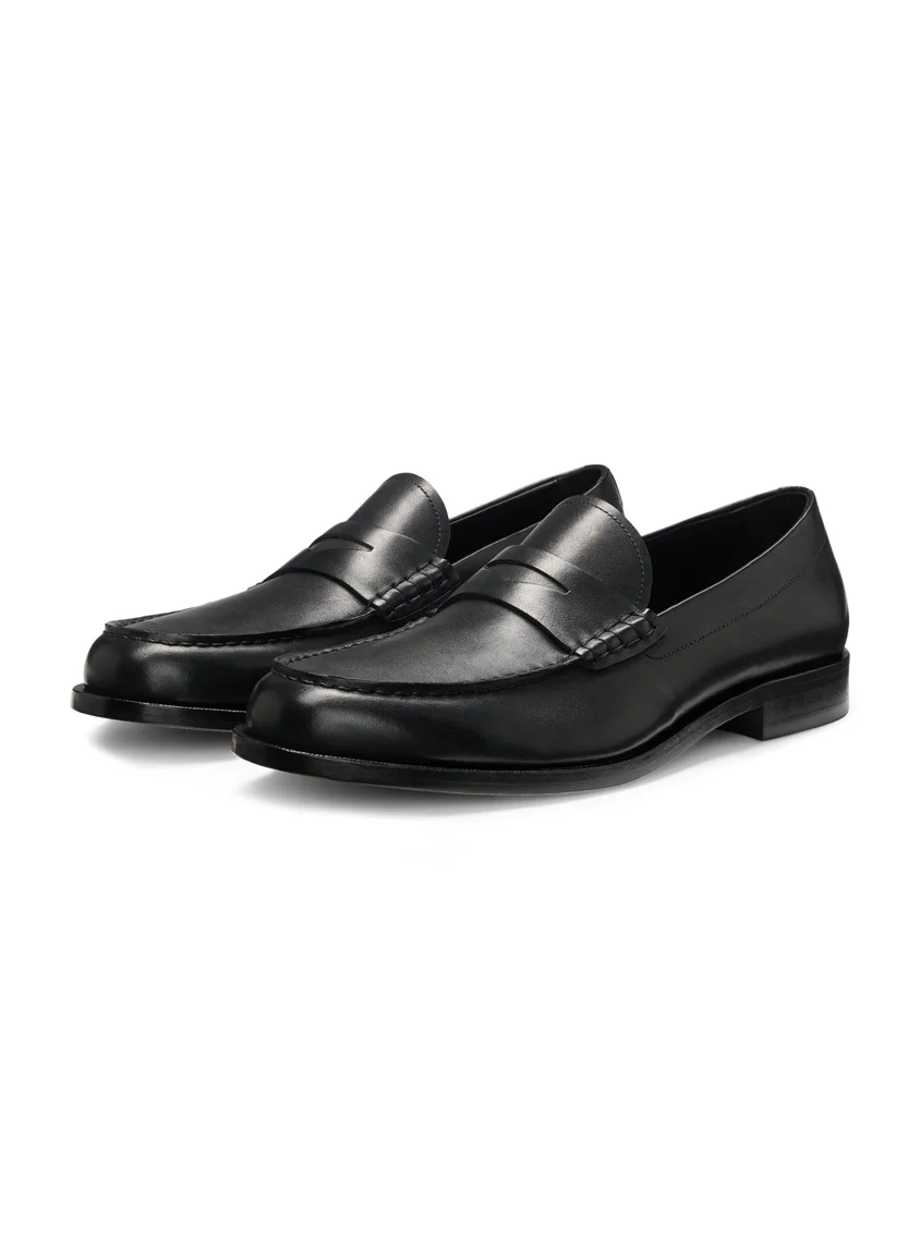 بوس Loafers in smooth leather with penny trim