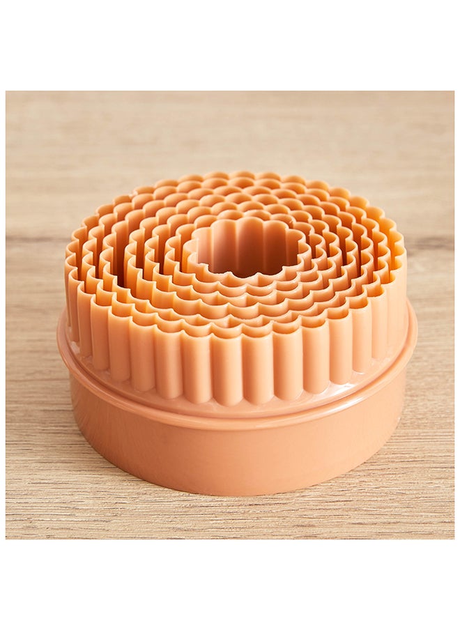 Avon 7-Piece Nylon Cookie Cutter Set 9.5 x 5 x 9.5 cm