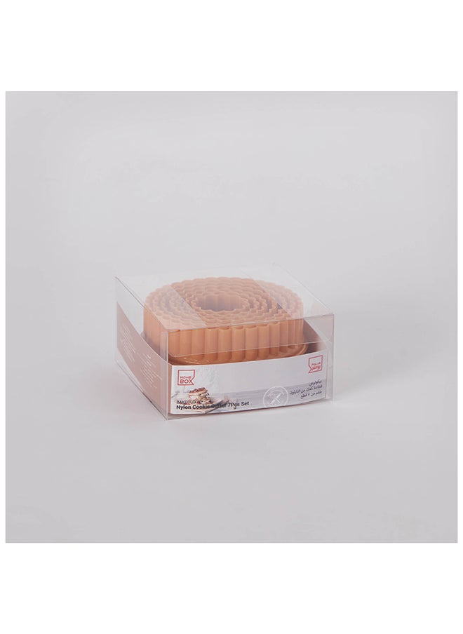 Avon 7-Piece Nylon Cookie Cutter Set 9.5 x 5 x 9.5 cm