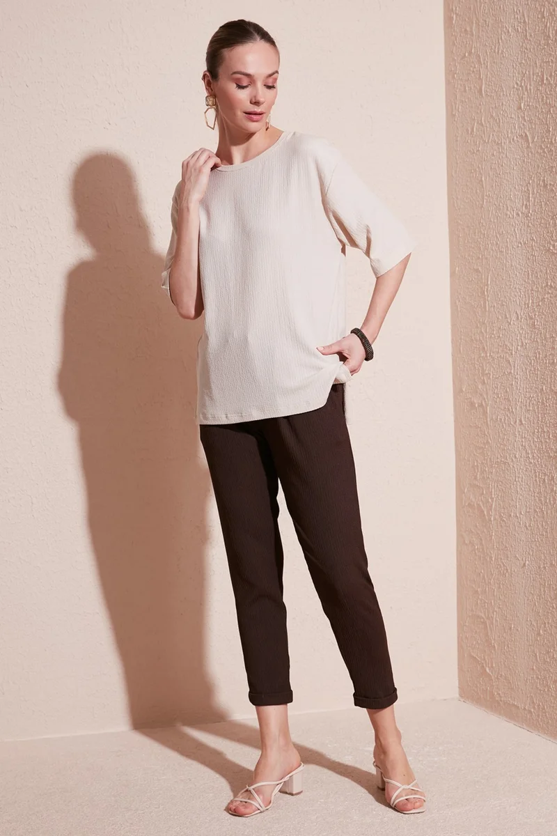 ليلا Crew Neck Slit Detailed Wrinkled Fabric Blouse Women's Blouse 5865365