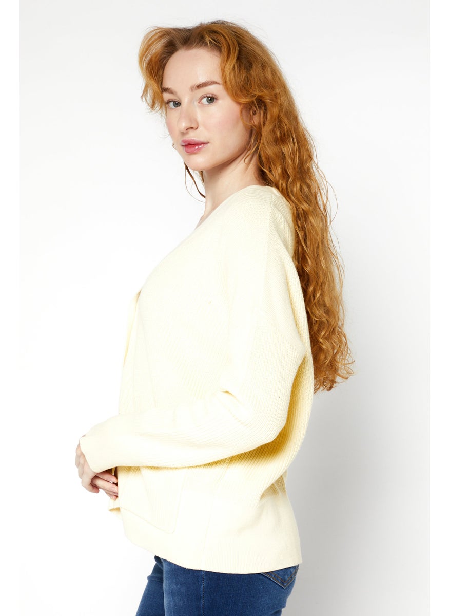 GERRY WEBER Women V-Neck Knitted Sweater, Pastel Yellow  - Image 4