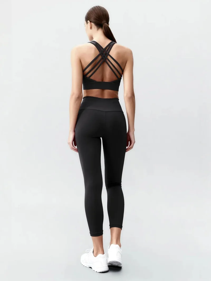 تومي لايف TOMMY Sleeveless Athletic Set With Leggings