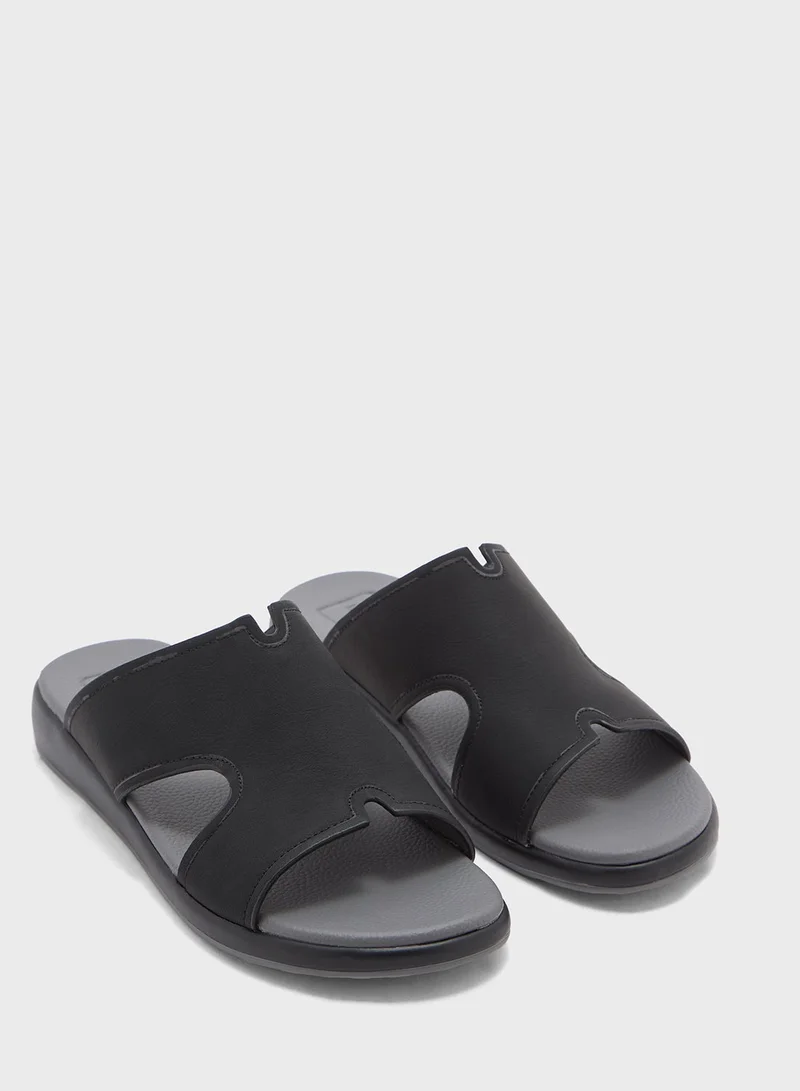 روبرت وود صنادل عربية