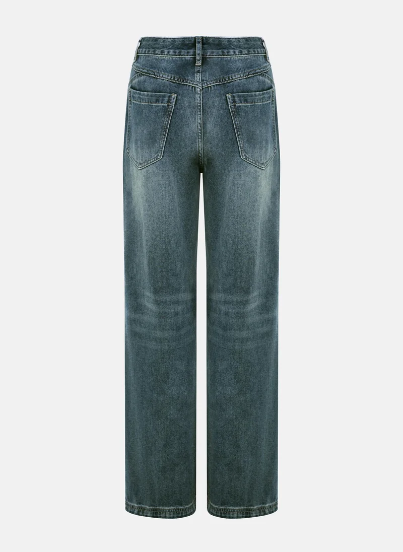 Lichi Straight jeans with distressed accent on the thighs