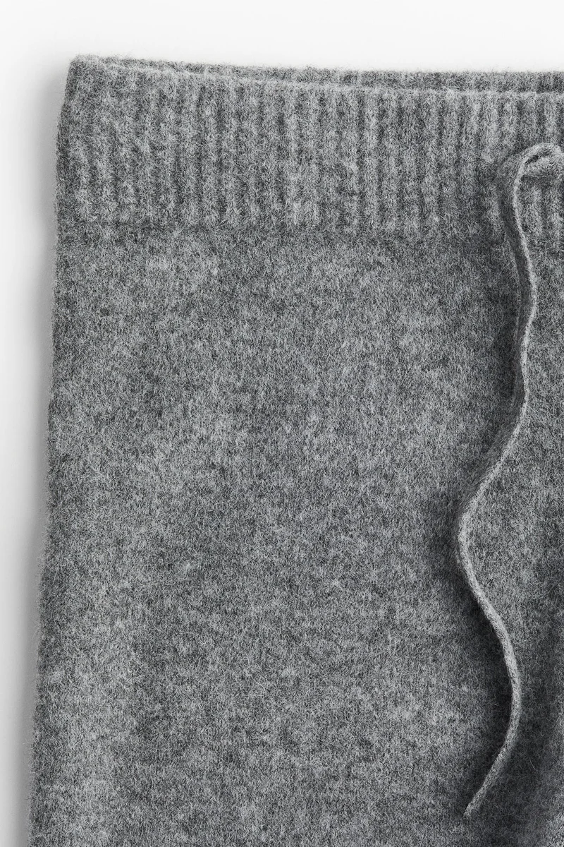 اتش اند ام بنطلون رياضي من الصوف الناعم