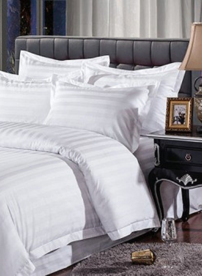 أسرار طقم غرفة نوم لجميع الفصول مكون من 3 قطع - يتضمن 1 بطانة مرتبة مقاس 140 × 200 سم لراحة إضافية، و1 لحاف خفيف مقاس 160 × 320 سم، و1 غلاف لحاف متين مقاس 160 × 320 سم - مجموعة بياضات مثالية لنوم مريح - مواد عالية الجودة. - Image 4