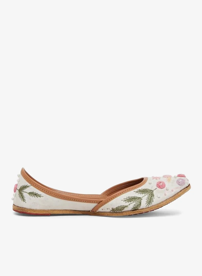 Beige Embellished Juttis