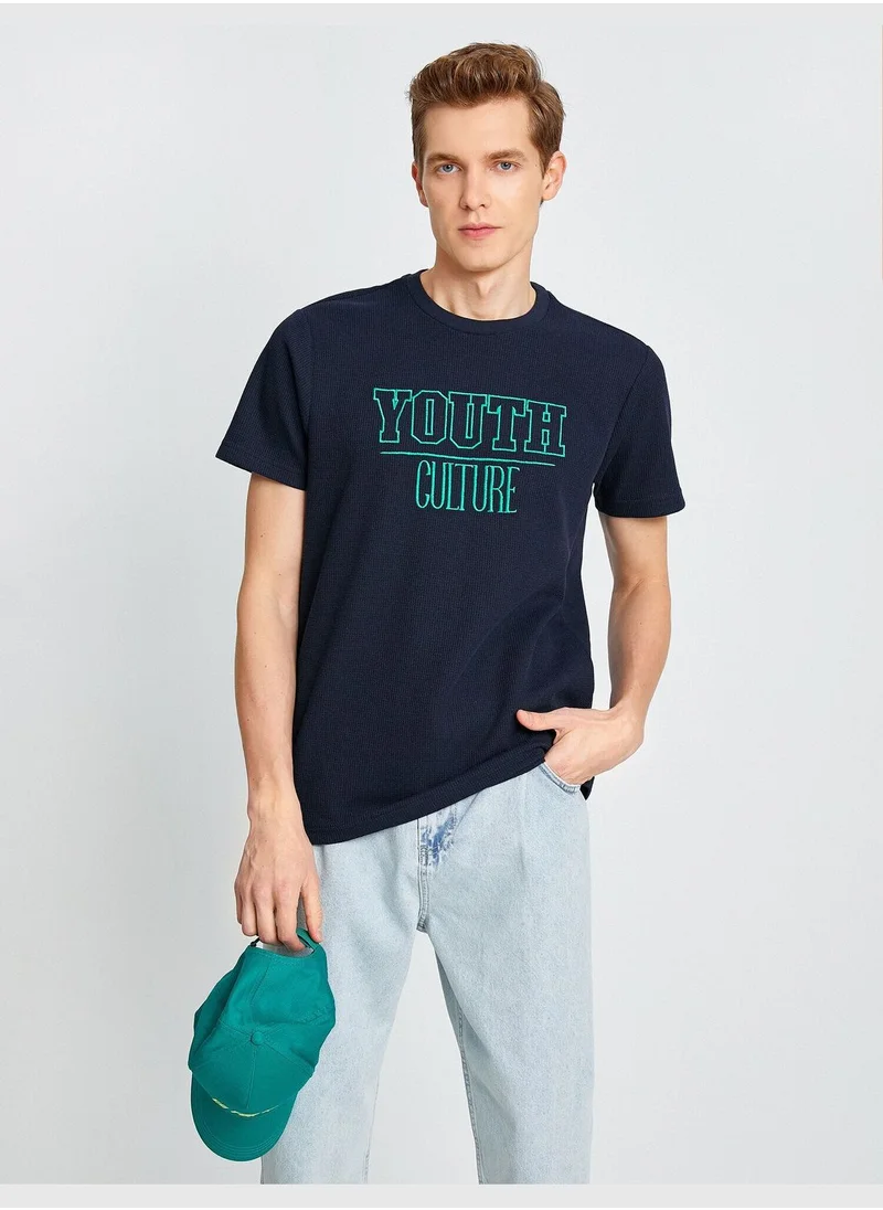 كوتون College Embroidered T-Shirt