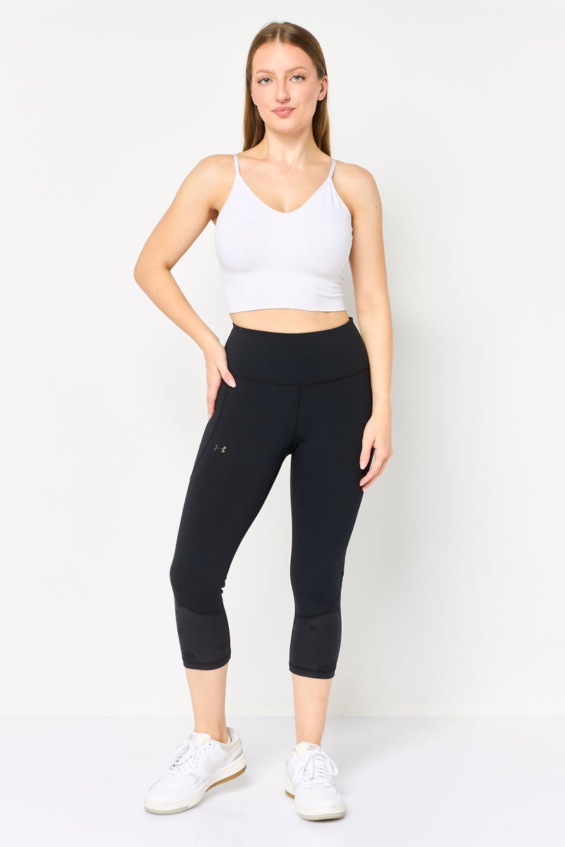 UNDER ARMOUR سراويل كابري رياضية للنساء، سوداء - Image 2