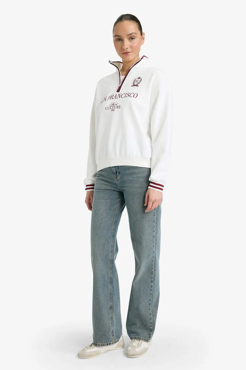 ديفاكتو Relax Fit Printed Long Sleeve Sweatshirt