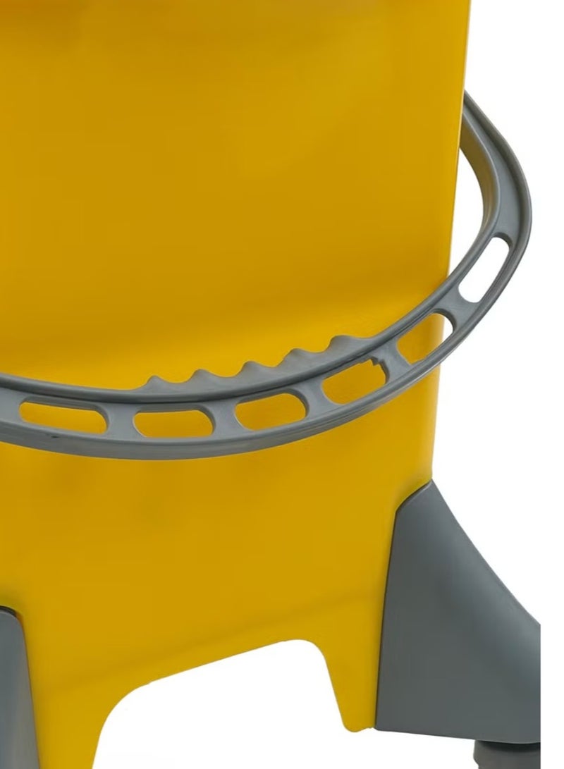 AKC دلو ممسحة مع عصر فاخرة - عربة ممسحة صفراء تجارية سعة 25 لتر مع ضغط جانبي وعجلات | دلو تنظيف بلاستيكي ثقيل الاستخدام للاستخدامات التنظيفية | مثالي للتنظيف الصناعي والمنزلي - Image 3