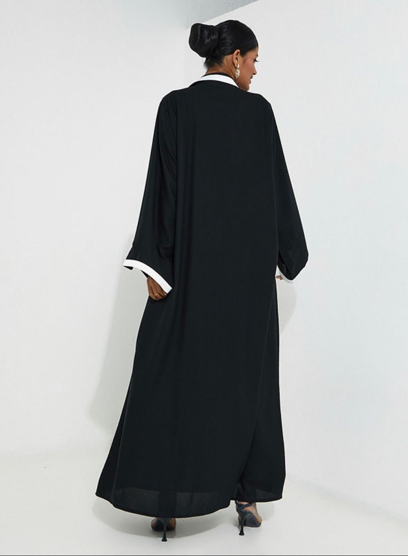 Rosette Abaya Black & White Design Abaya - Image 4