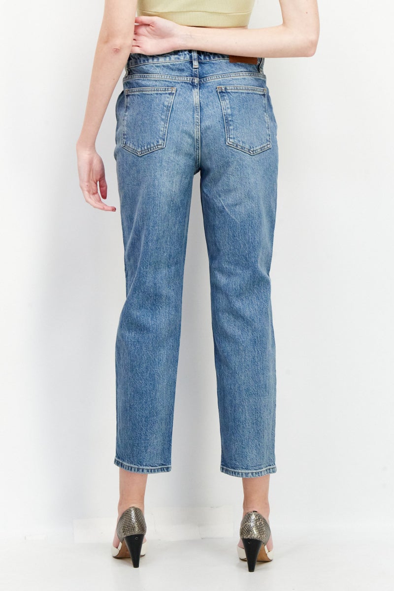 NA-KD جينز دنيم قابل للتمدد للنساء بقصة عادية، أزرق - Image 4