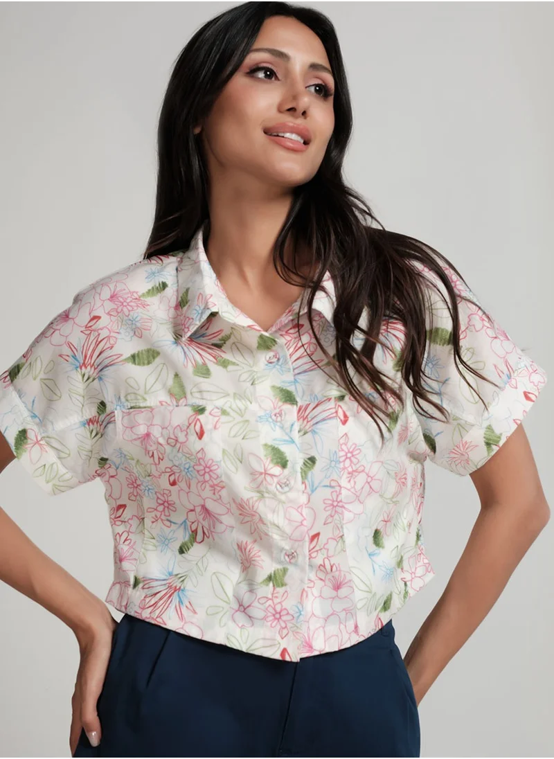 Zigzag White Crop Shirt With A Patch Pocket