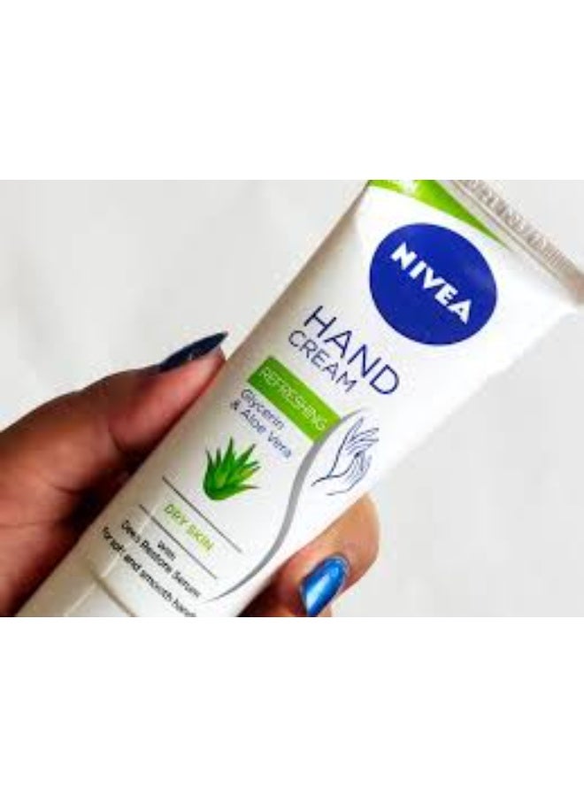 Nivea Aloe Vera Soothing Hand Cream 100ml - Image 4