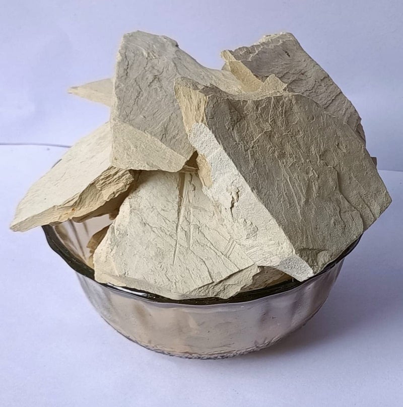 SHOORAAY Multani Mitti Stone Form Fullers EarthCalcium Bentonite Clay 1kg - Image 1