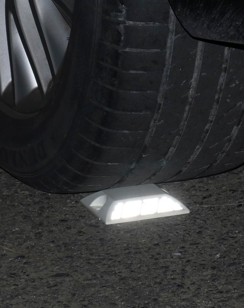 QWORK Road Reflectors, Pack of 10-4x4 Inch High-Reflectivity Driveway Reflectors Stud Markers for Pavement, Sidewalks, Freeways, Driveways - Image 3