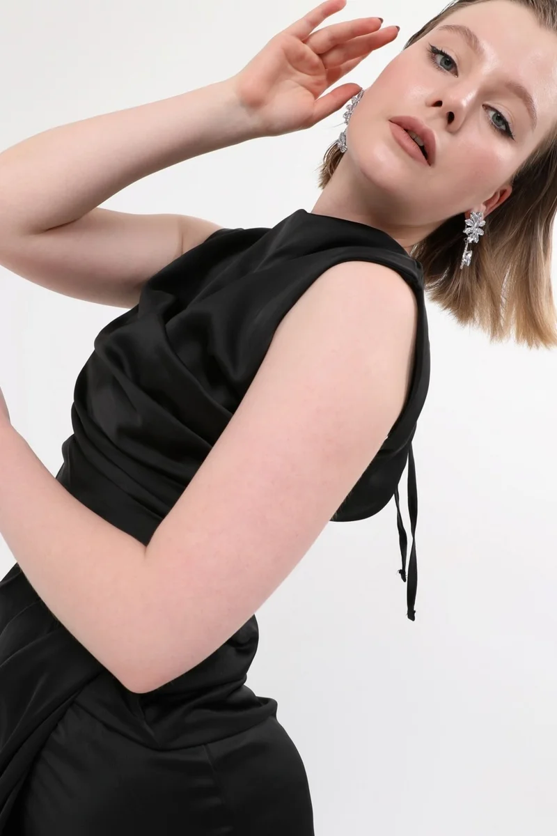 Kutas Fashion Draped Collar Satin Evening Dress