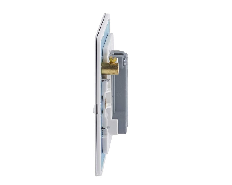 Schneider Electric Ultimate Screwless Flat Plate Light Switch - Image 3